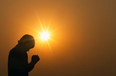 Como Encontrar a Santa Luz de Deus dentro de Você | Cartas de Deus
